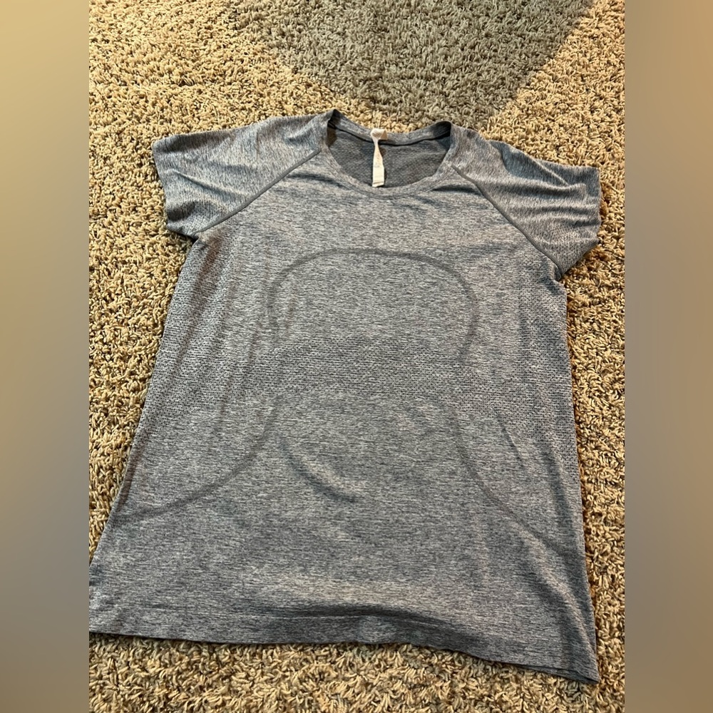 Lulu lemon ahort sleeve size 14